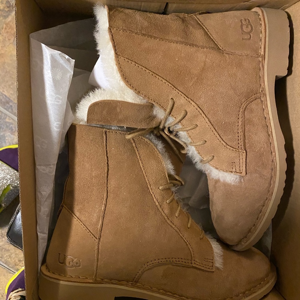 Size 9 ugg boots - Picture 4 of 4